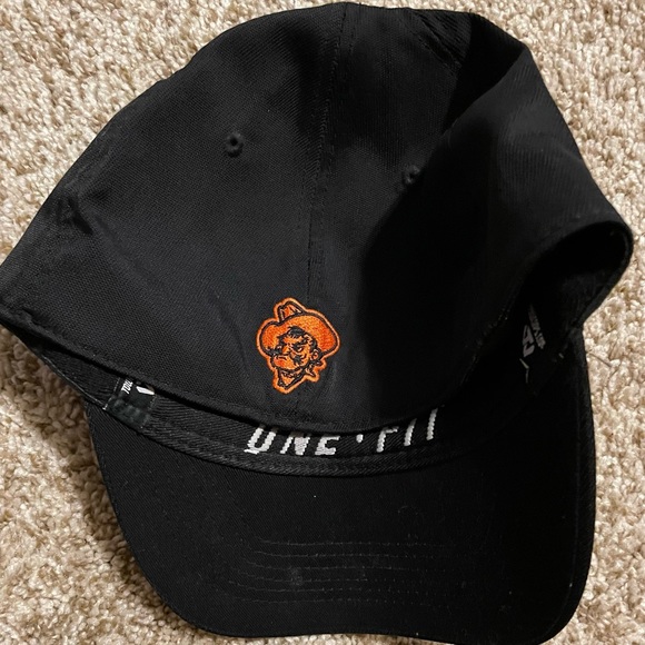 A House Divided - OU Sooners/OSU Cowboys - 2 caps - 1 price - Picture 5 of 9